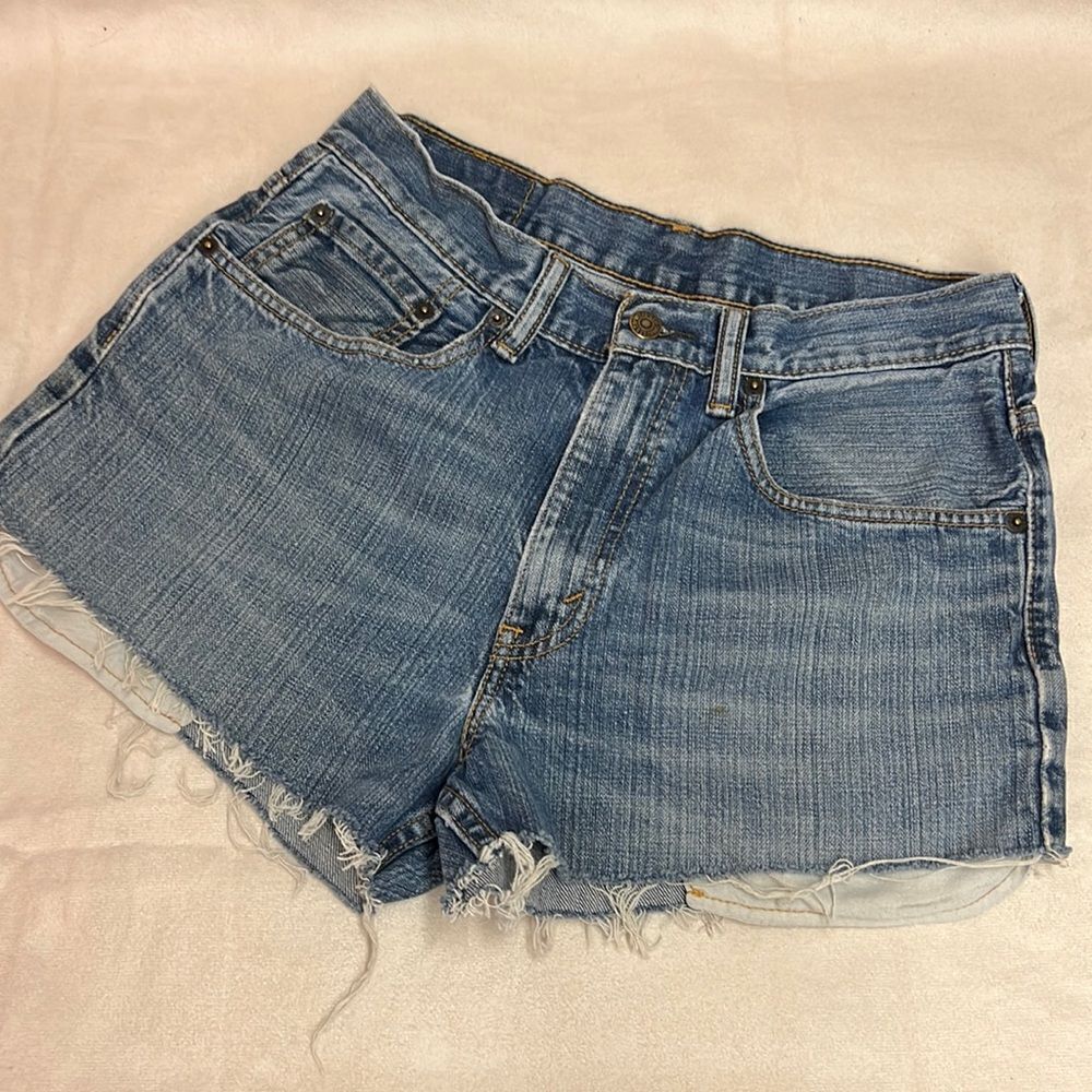 Levi's 550 Distressed Denim Cutoff Jean Shorts Size 6 - Picture 2 of 8